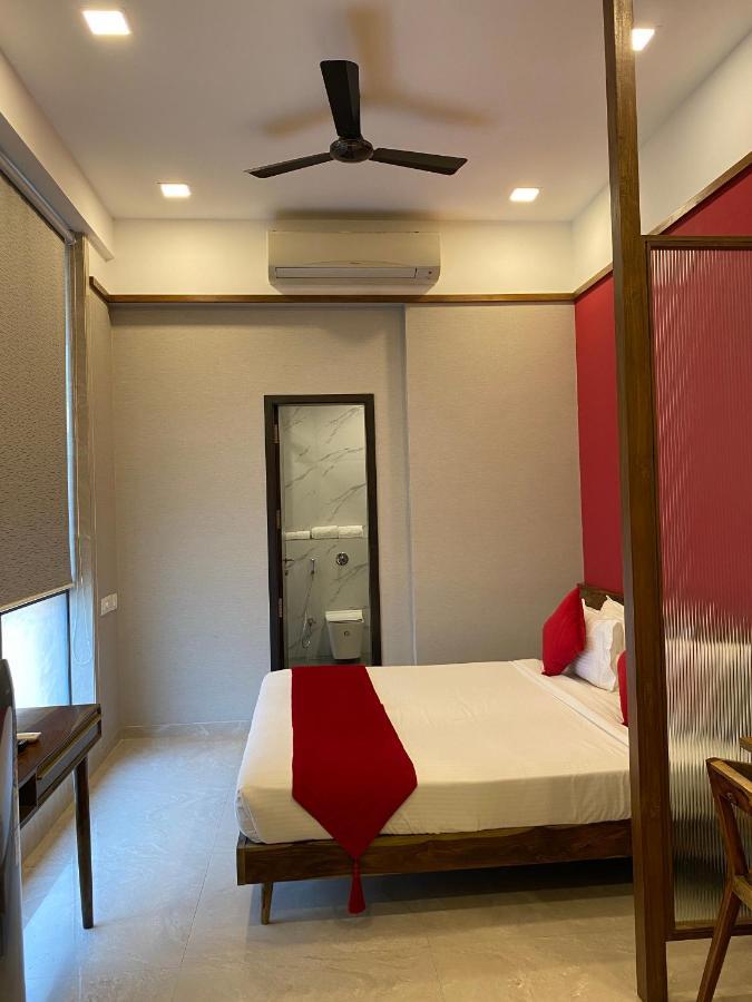 Theory9 Premium Service Apartments Khar Mumbai Ngoại thất bức ảnh