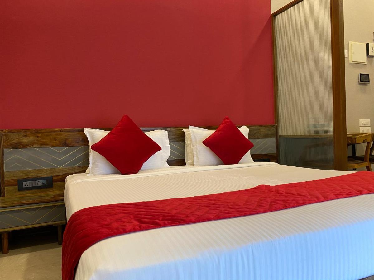 Theory9 Premium Service Apartments Khar Mumbai Ngoại thất bức ảnh