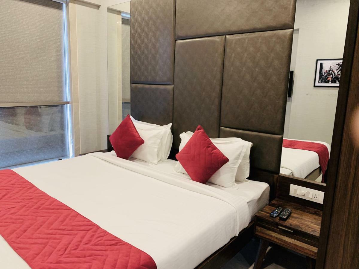 Theory9 Premium Service Apartments Khar Mumbai Ngoại thất bức ảnh